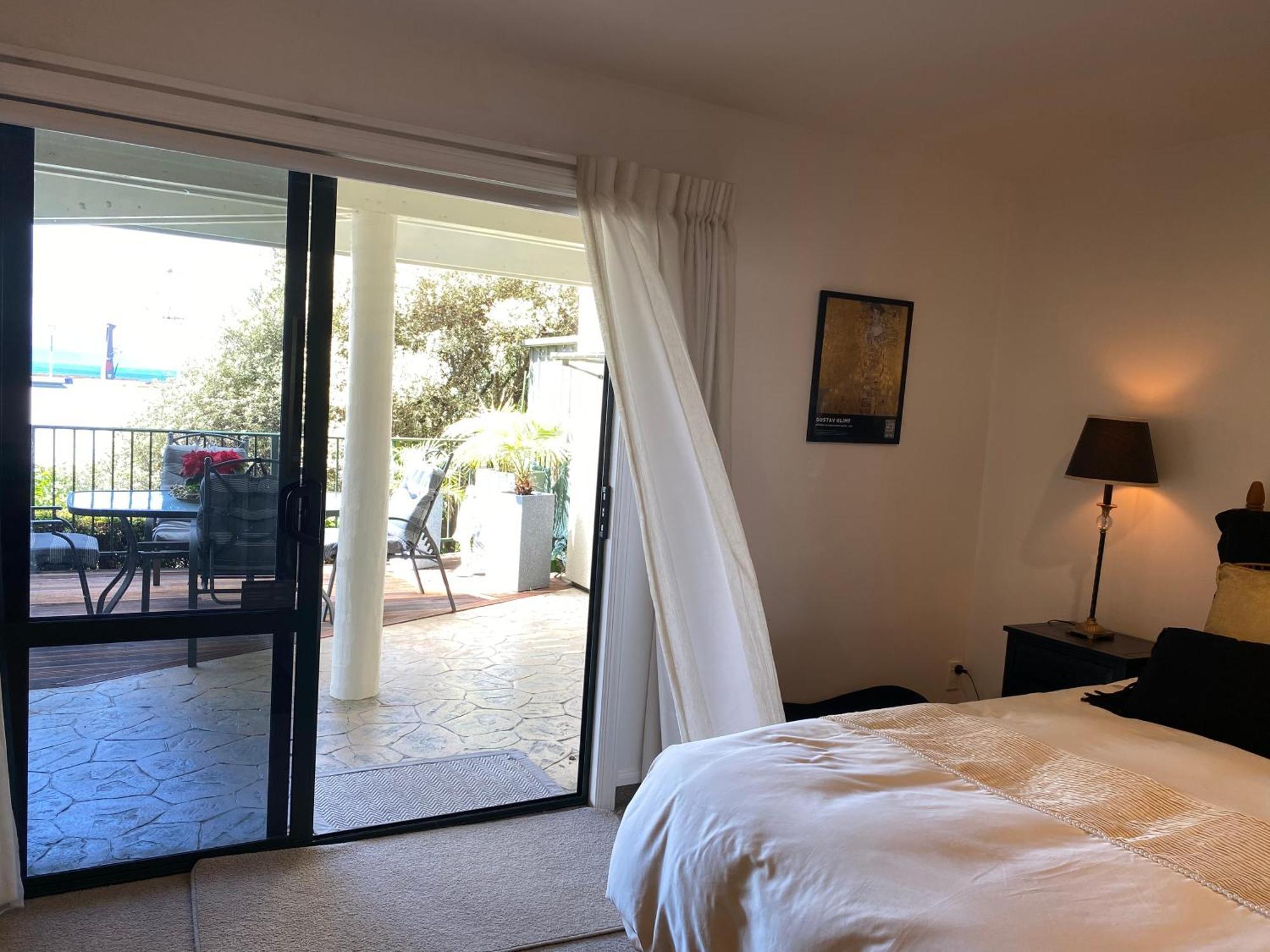 Maison Blue - Chic Garden Apartment Napier Luaran gambar