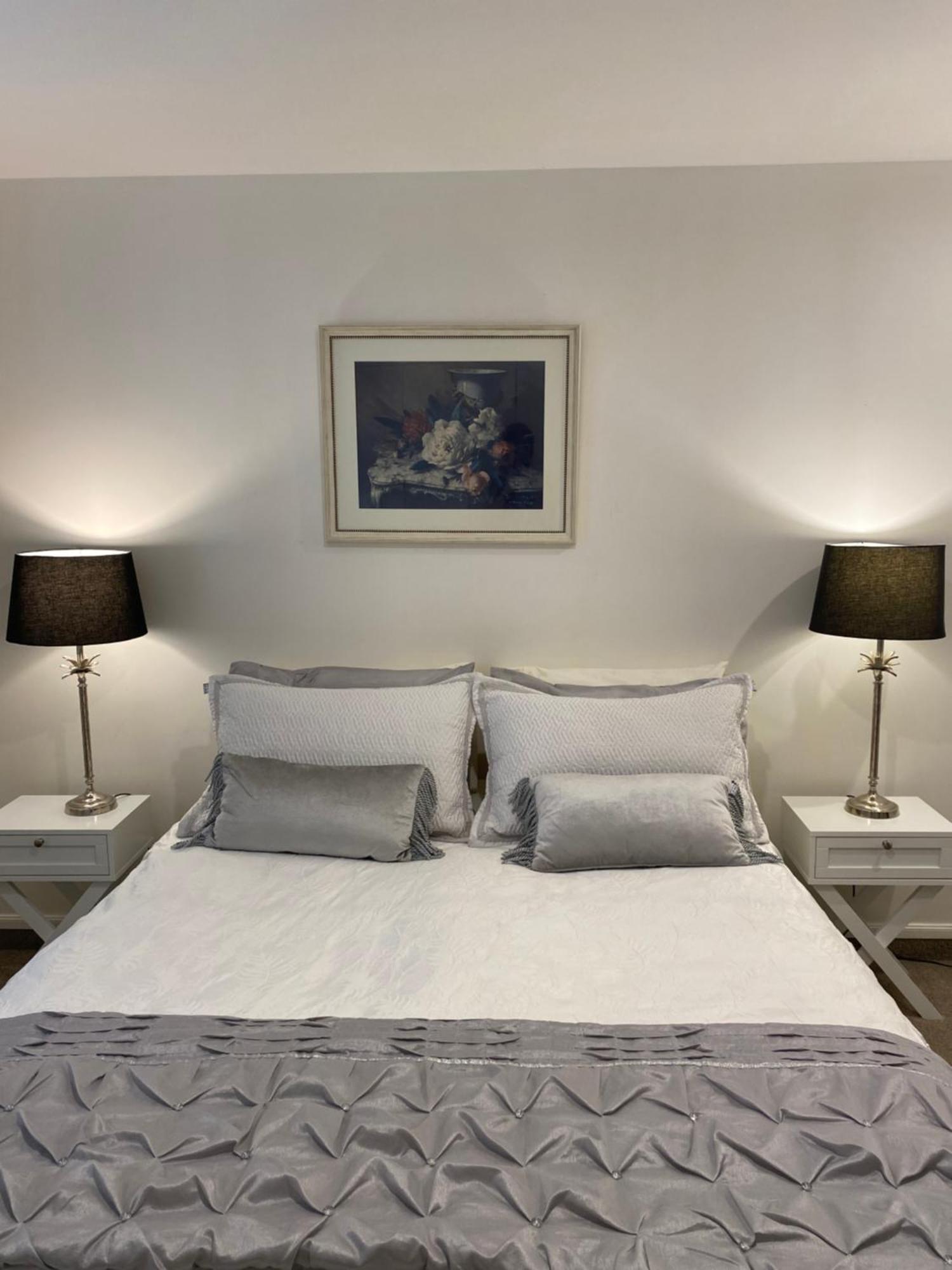 Maison Blue - Chic Garden Apartment Napier Luaran gambar