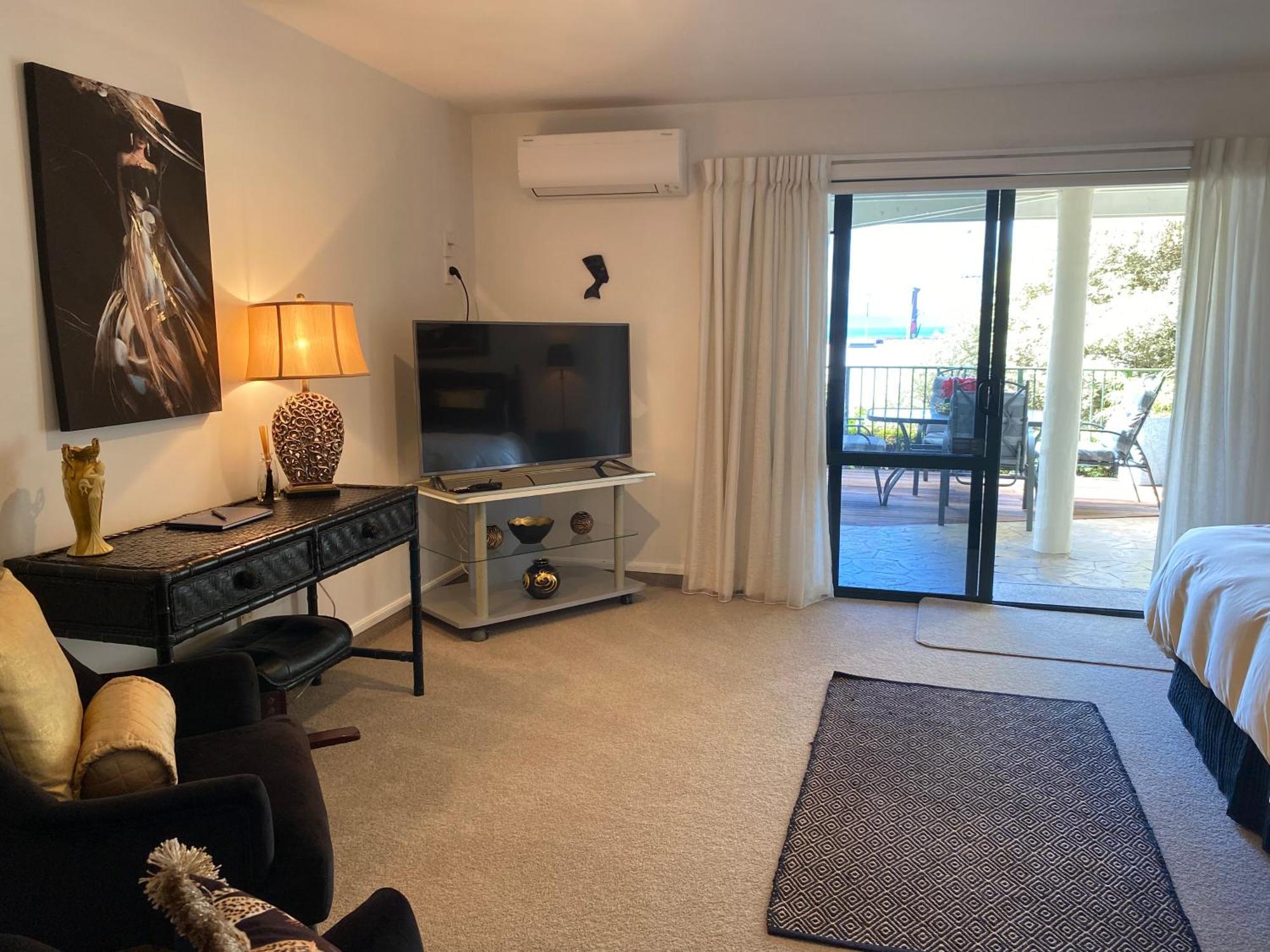 Maison Blue - Chic Garden Apartment Napier Luaran gambar